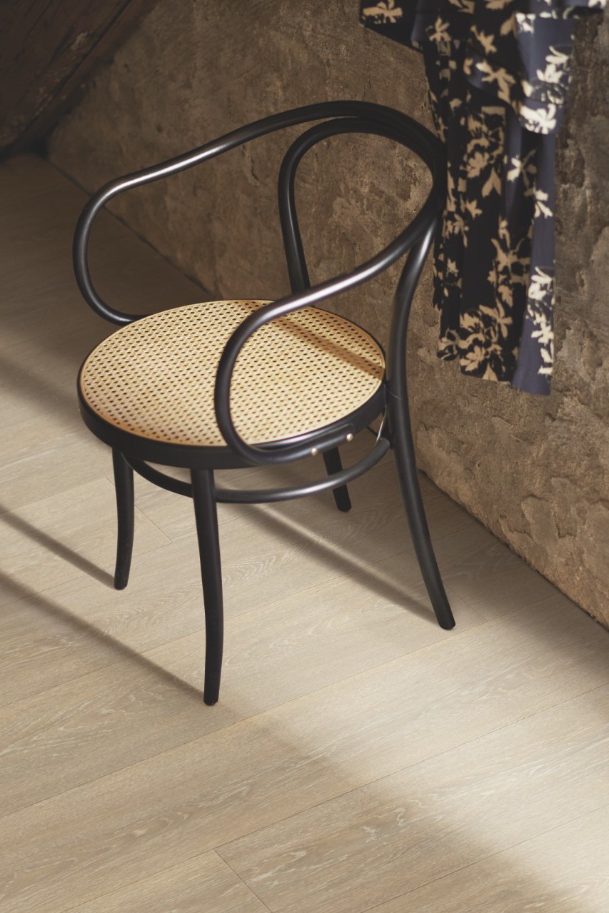 Ламинат Pergo Wide Long Plank Дуб беленый скандинавский L0234-03865 2050×240×9,5 фото в интерьере